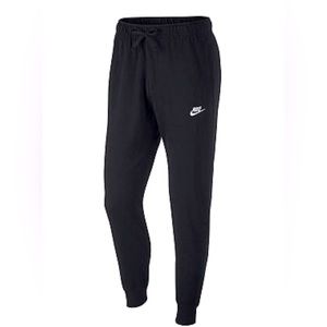 NWT Nike Sportswear Club Fleece Joggers in Black Size Meduim